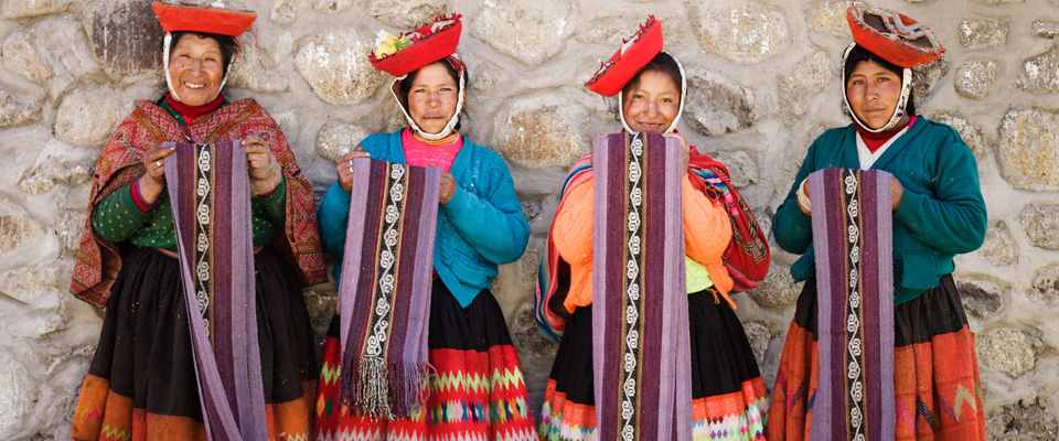 The LATA Foundation supports the social enterprise, ‘Artisans for the organization Threads of Peru’.